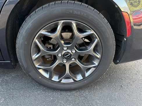 Used 2016 Chrysler 300 S image 12