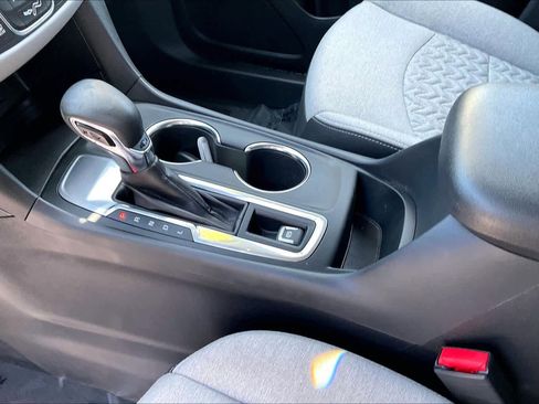 Used 2024 Chevrolet Equinox LS w/ LS Convenience Package FWD image 18