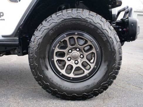 Used 2023 Jeep Wrangler Unlimited Rubicon 392 image 9