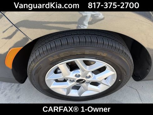 Certified 2025 Kia Soul LX w/ LX Technology Package FWD image 21
