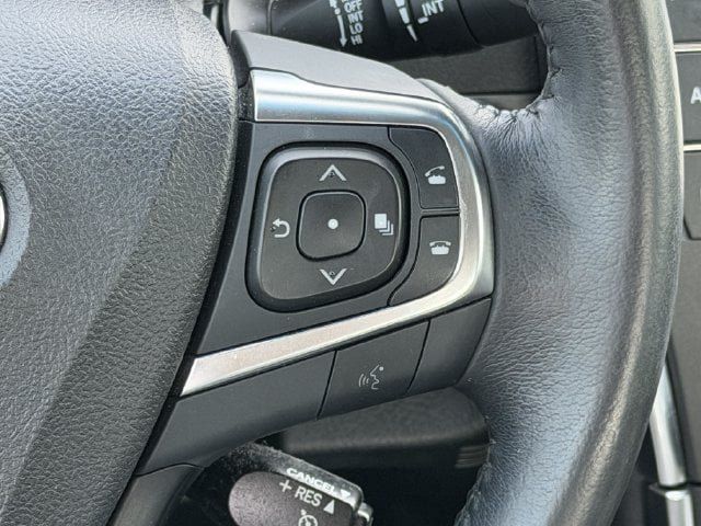 Used 2017 Toyota Camry SE w/ Moonroof Package FWD image 14