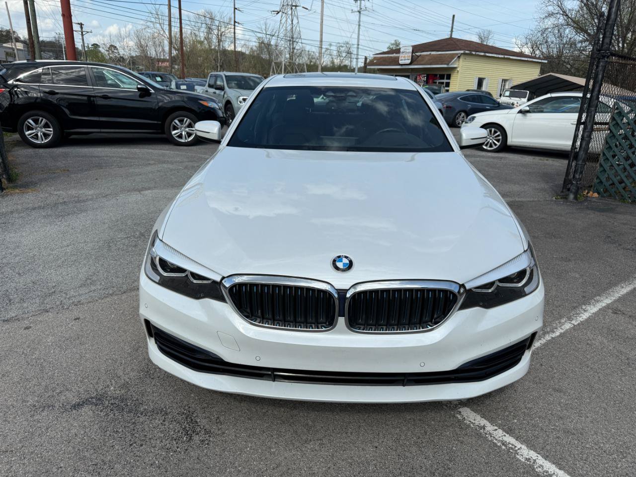 Used 2019 BMW 530e w/ Convenience Package RWD image 3