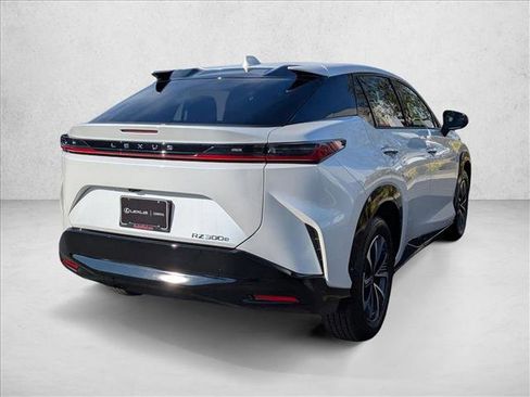 Used 2025 Lexus RZ 300e image 5