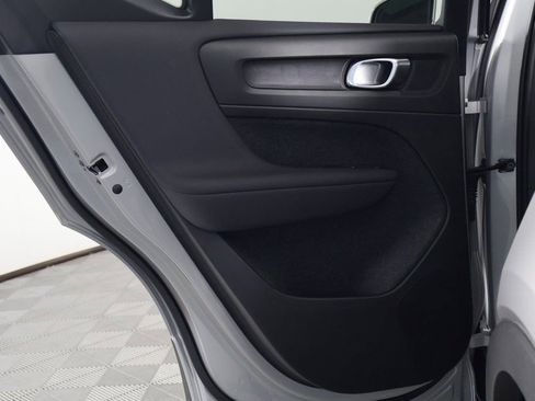 Used 2025 Volvo XC40 B5 Ultra w/ Climate Package image 13