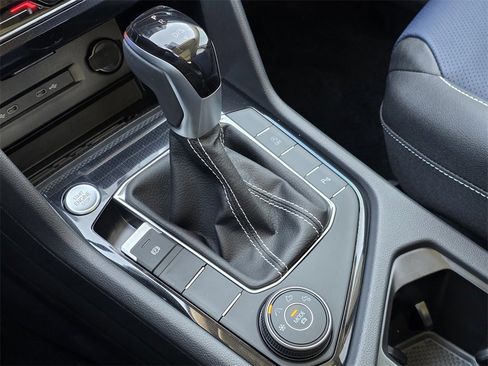 New 2026 Volkswagen Taos SEL image 17