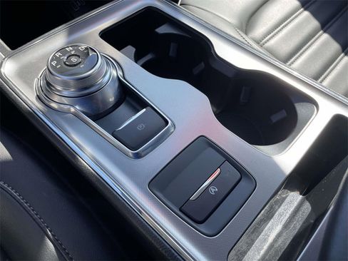 Used 2022 Ford Edge SEL w/ Convenience Package image 30