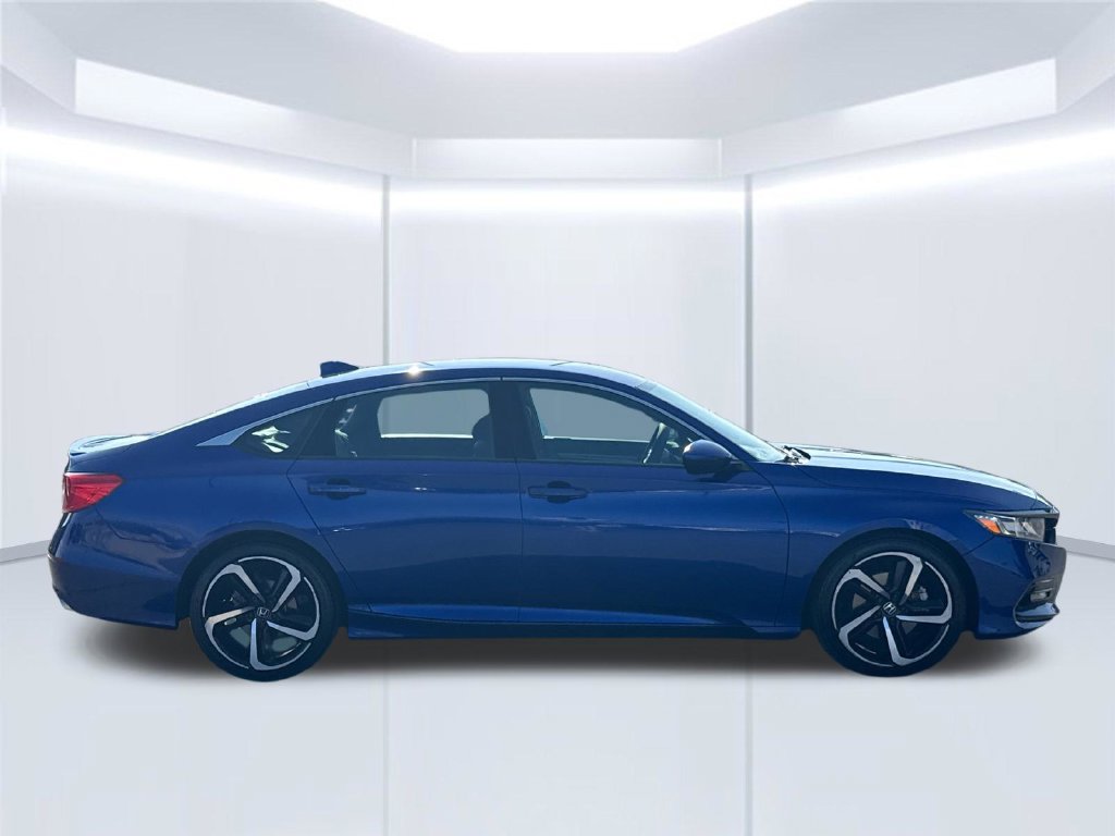 Used 2018 Honda Accord Sport image 2