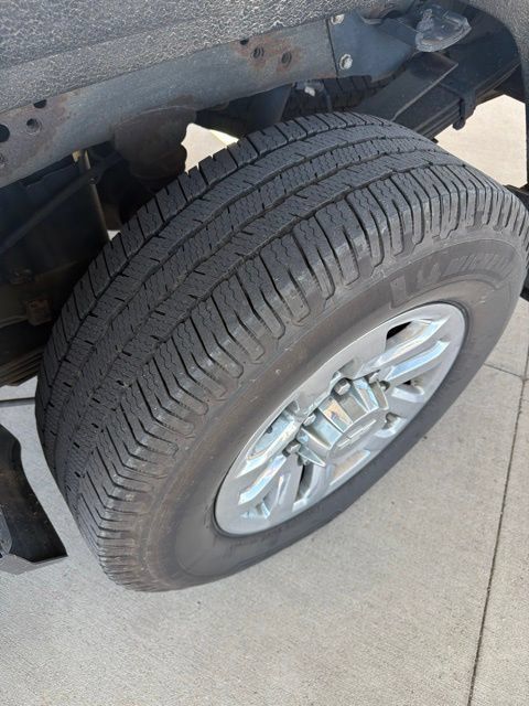 Used 2019 Chevrolet Silverado 3500 LT w/ LT Convenience Package AWD/4WD image 11