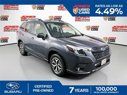 Used 2023 Subaru Forester Premium image 1