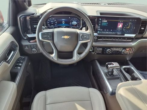Used 2024 Chevrolet Silverado 1500 LTZ w/ Z71 Off-Road Package AWD/4WD image 11