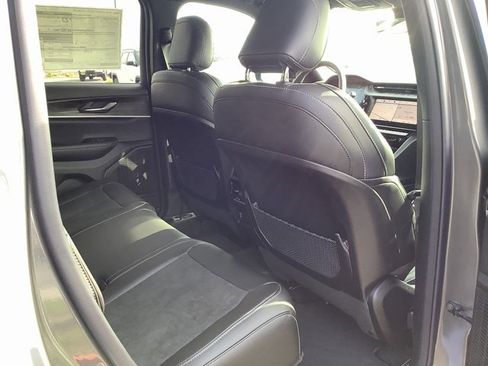 New 2026 Jeep Grand Cherokee Altitude image 34