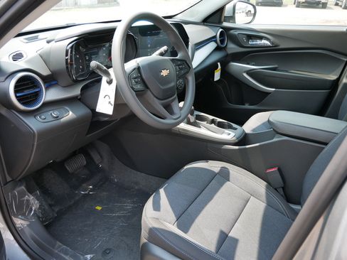 New 2026 Chevrolet Trax LS w/ LS Convenience Package FWD image 11