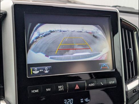 Used 2016 Toyota Land Cruiser image 19