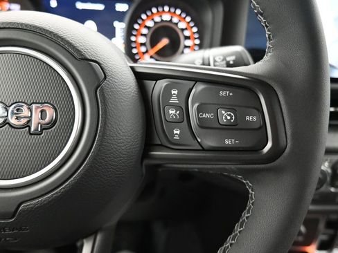 New 2025 Jeep Gladiator Sport image 23