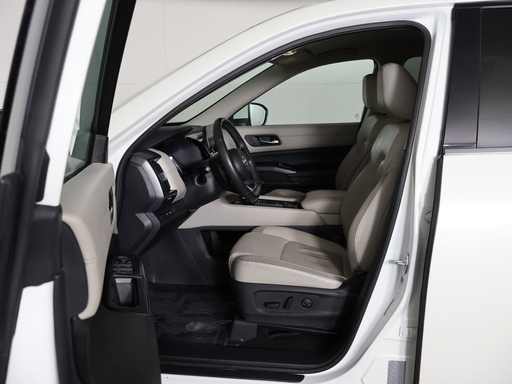 Used 2023 Nissan Pathfinder SL AWD/4WD image 30