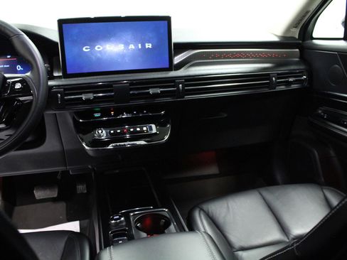 Used 2024 Lincoln Corsair Grand Touring image 19