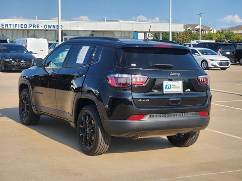 Used 2026 Jeep Compass Latitude AWD/4WD image 5