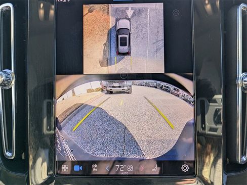 Certified 2025 Volvo XC40 B5 Plus image 21