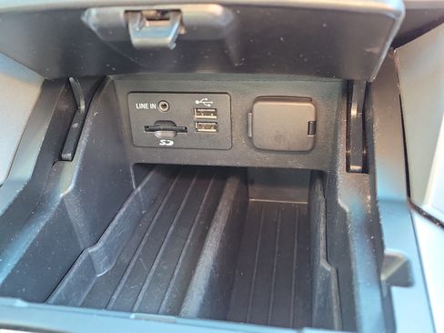 Used 2015 Ford Explorer XLT w/ Equipment Group 202B image 36