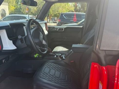 Used 2024 Ford Bronco Heritage Edition image 2
