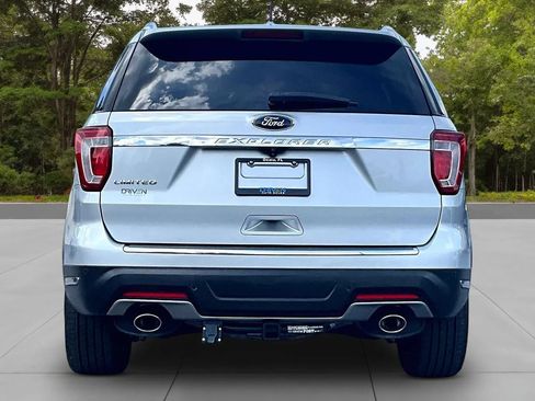 Used 2018 Ford Explorer Limited FWD image 4