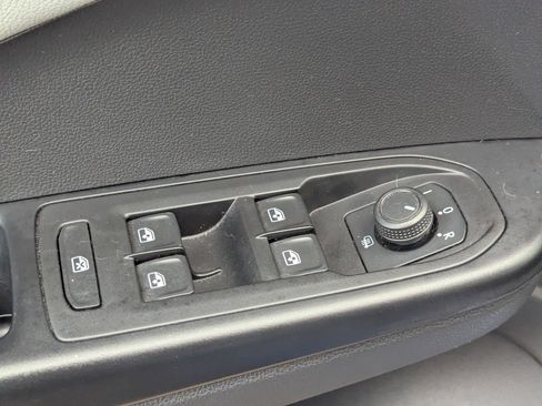 Used 2022 Volkswagen Taos SE w/ IQ.Drive SE Package image 22