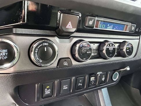 Used 2017 Toyota Tacoma TRD Pro AWD/4WD image 26