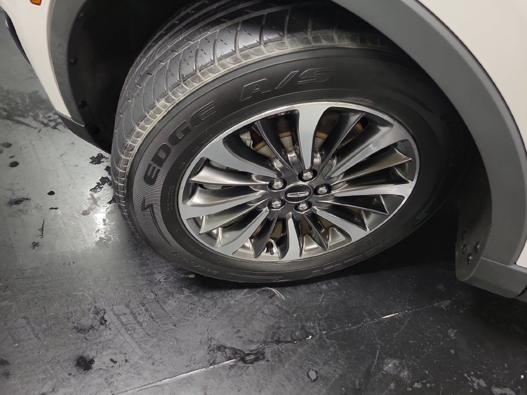 Used 2019 Lincoln Nautilus Select AWD/4WD image 13