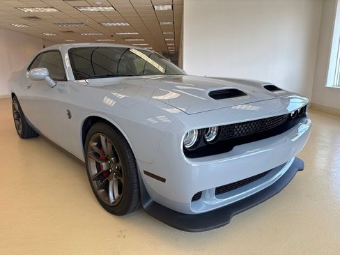 Used 2021 Dodge Challenger SRT Hellcat RWD image 1