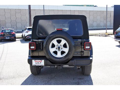 Used 2021 Jeep Wrangler Unlimited Sport image 6