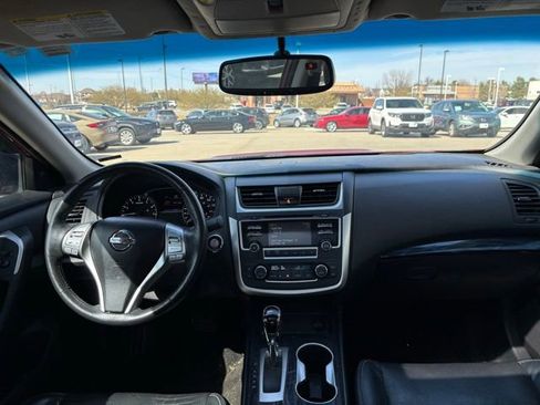 Used 2016 Nissan Altima 2.5 SL w/ Moonroof Package image 28