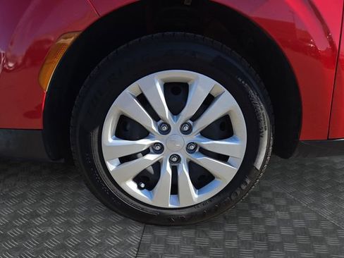 Used 2024 Kia Soul LX FWD image 32