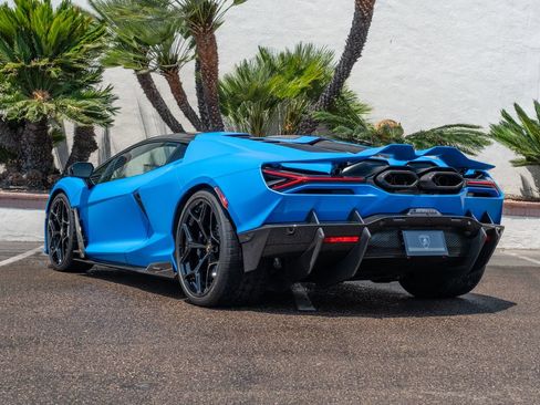 Used 2025 Lamborghini Revuelto AWD/4WD image 34