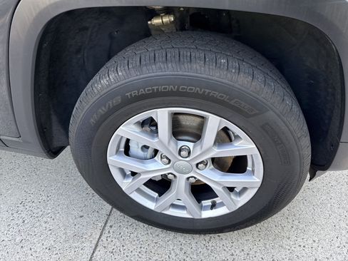 Used 2022 Jeep Grand Cherokee Limited AWD/4WD image 12