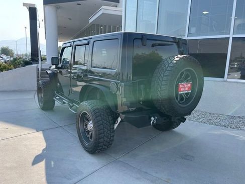Used 2014 Jeep Wrangler Unlimited Sahara w/ Connectivity Group AWD/4WD image 4