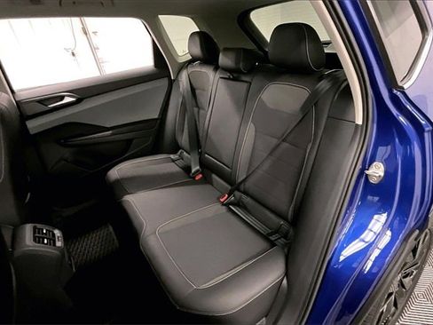 Used 2023 Volkswagen Taos SE w/ Panoramic Sunroof Package image 22