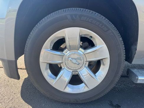 Used 2017 Chevrolet Tahoe LT w/ LT Signature Package image 9