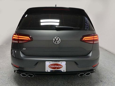 Used 2018 Volkswagen Golf 4-Door image 4