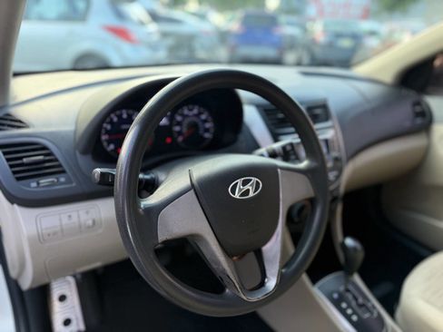 Used 2015 Hyundai Accent GLS image 38