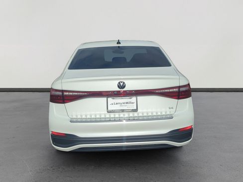 New 2026 Volkswagen Jetta SE image 4