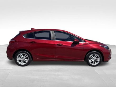 Used 2017 Chevrolet Cruze LT w/ Convenience Package FWD image 8