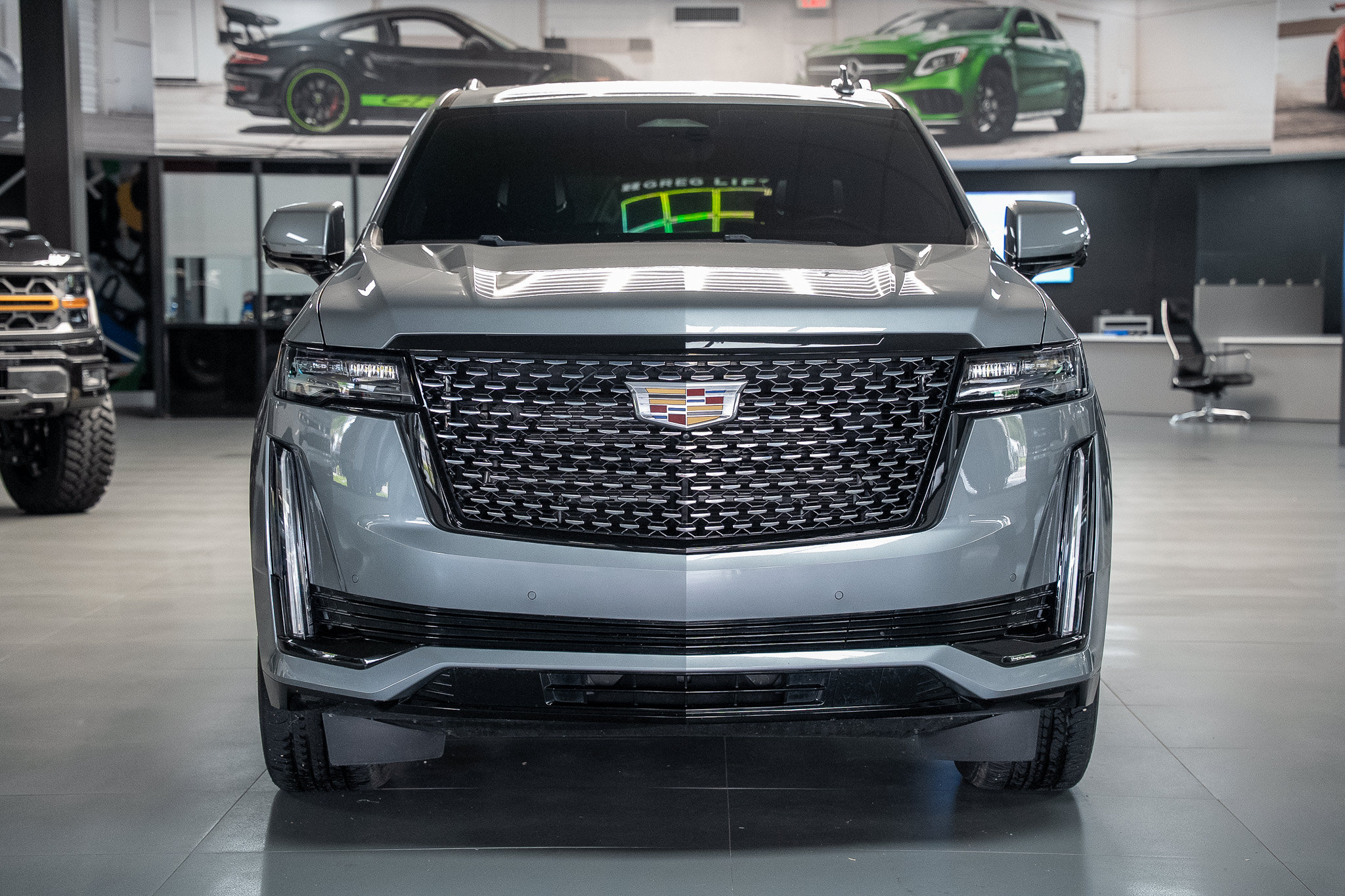 Used 2023 Cadillac Escalade Premium Luxury w/ Performance Package AWD/4WD image 4