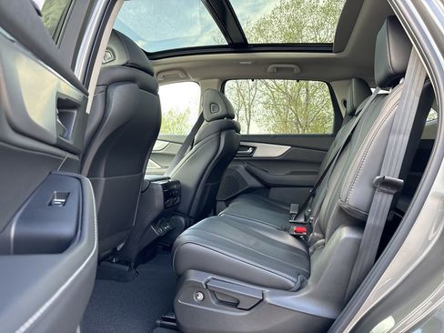 Used 2024 Acura MDX SH-AWD w/ Technology Package image 10