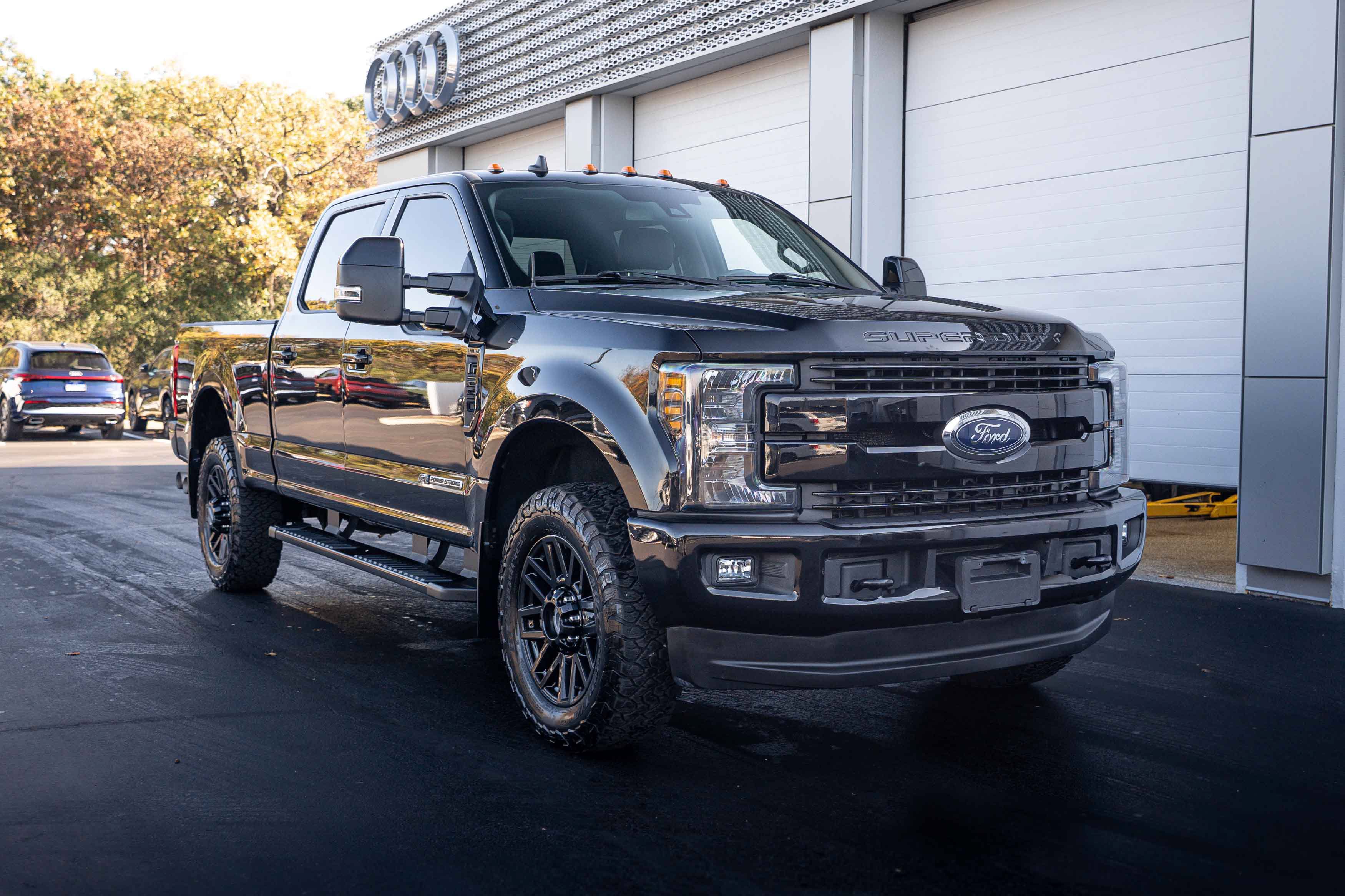 Used 2019 Ford F250 Lariat w/ Lariat Ultimate Package AWD/4WD image 2