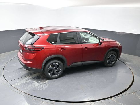 Used 2025 Nissan Rogue SV FWD image 13