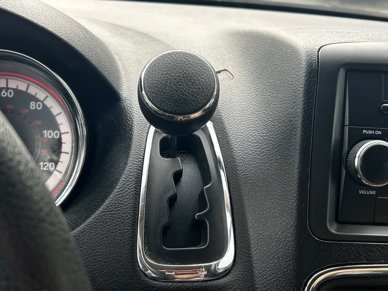 Used 2014 Dodge Grand Caravan SXT FWD image 26