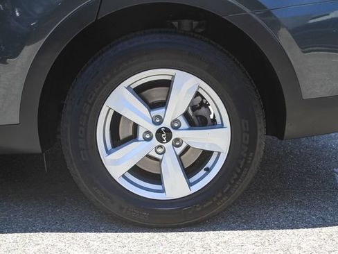 Certified 2024 Kia Sorento LX FWD image 12
