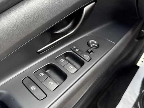 Used 2025 Hyundai Elantra Sport FWD image 16