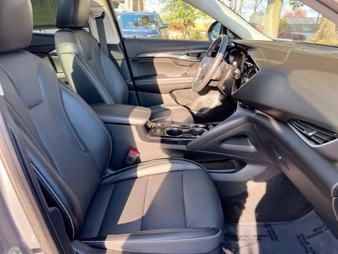 Used 2022 Buick Envision Essence w/ Safety Package image 26