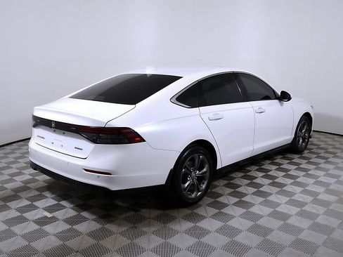 Used 2023 Honda Accord EX-L image 7